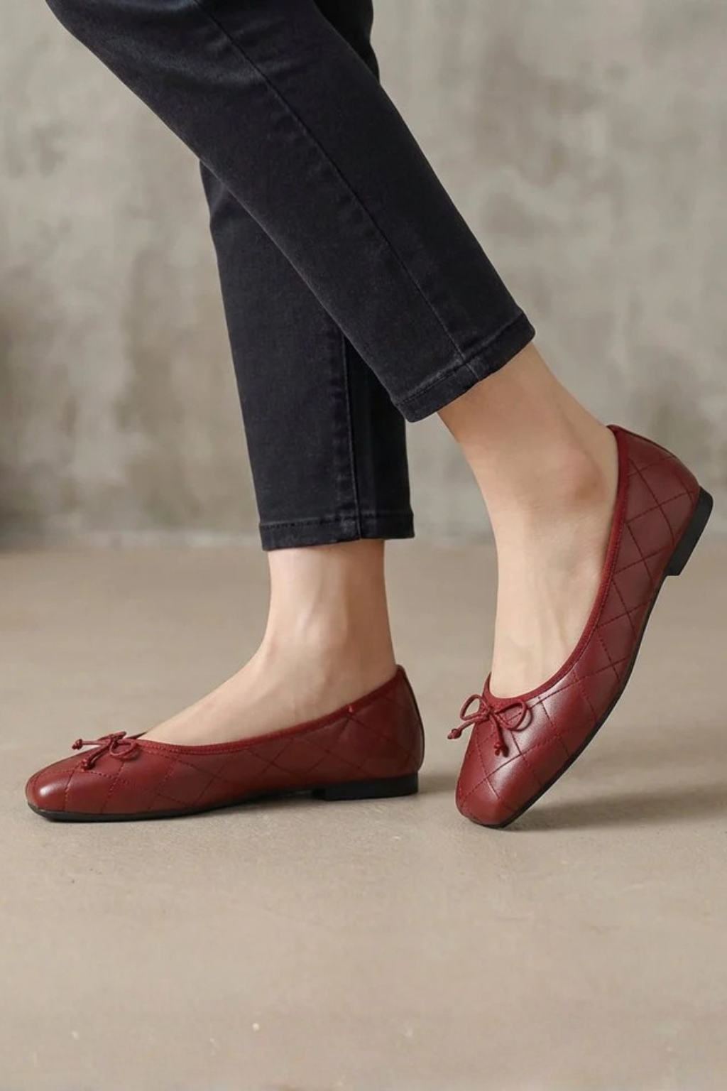 Ballerines matelassées pour femmes à bout carré avec détail nœud et semelle profilée basse