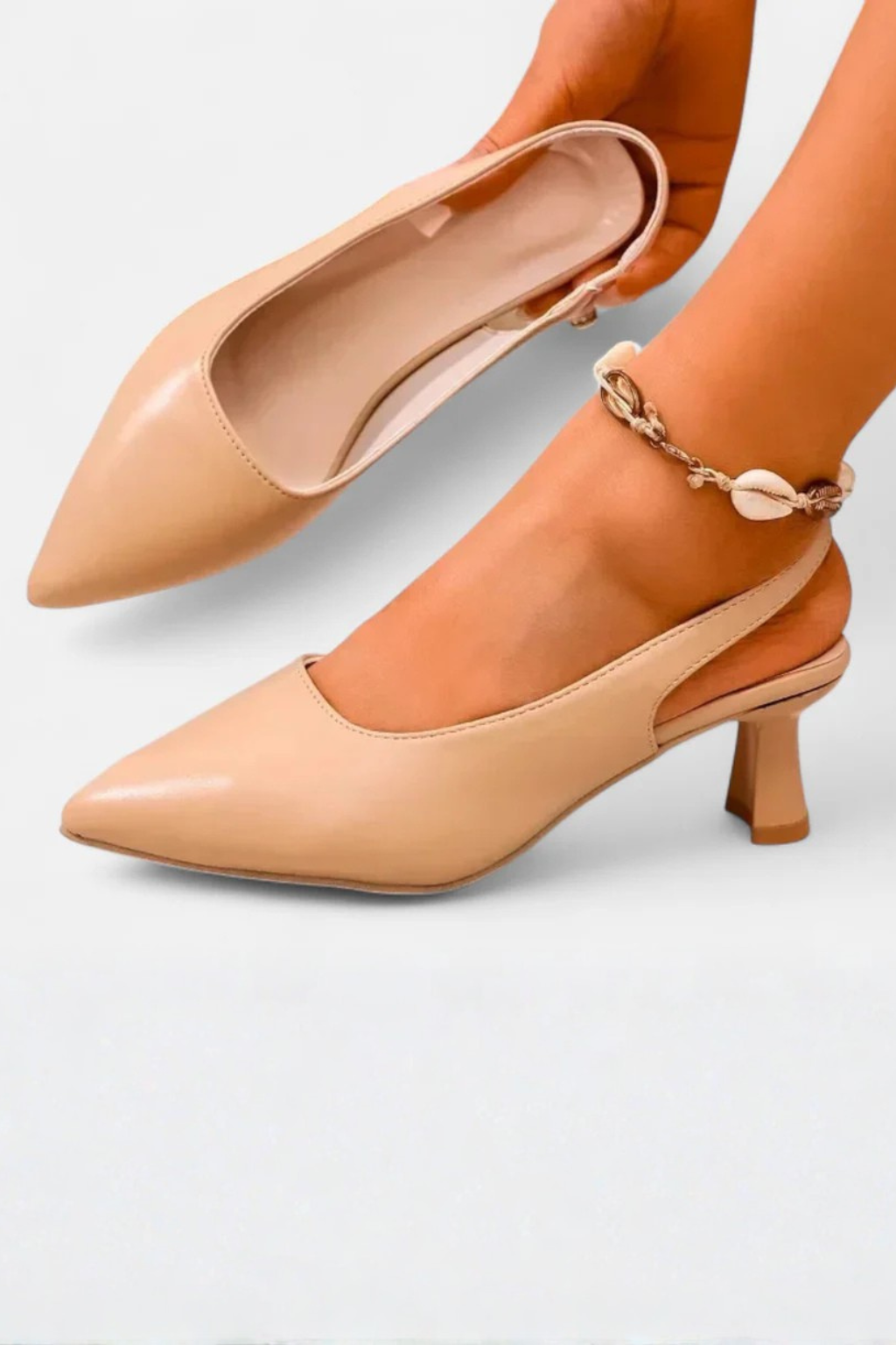 Chaussures habillées pour femmes à talons kitten bas évasés, bouts pointus et bride arrière