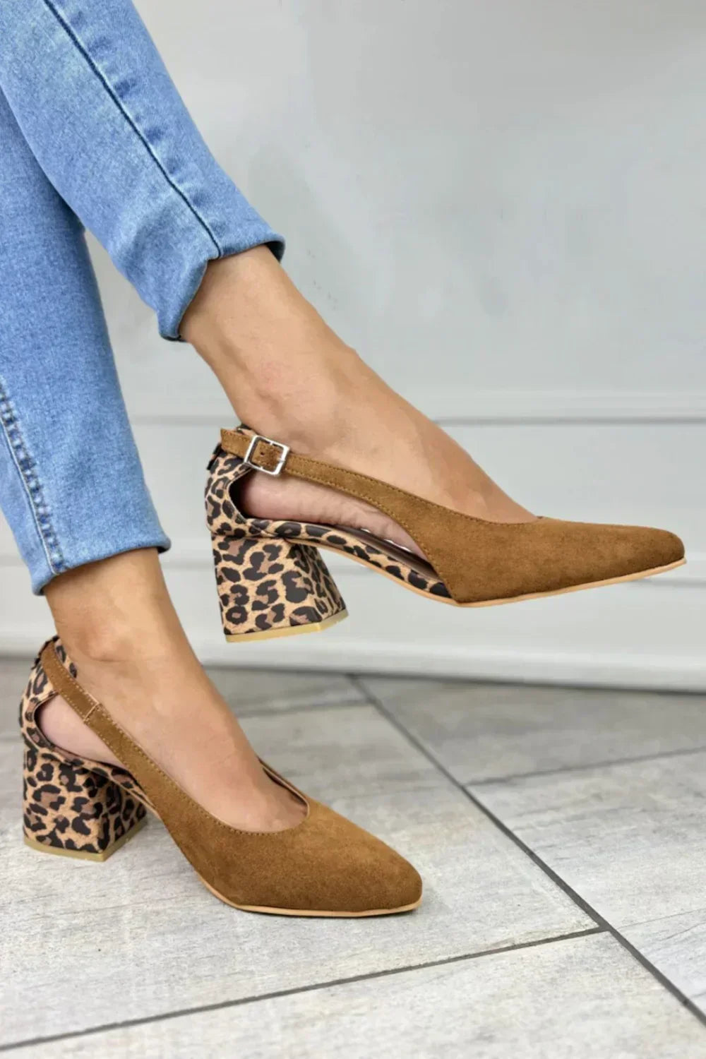 Zapatos de tacón para mujer con tira trasera, punta puntiaguda y tacón grueso