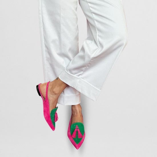 Ballerine slingback con punta a punta e dettagli a frange con nappine