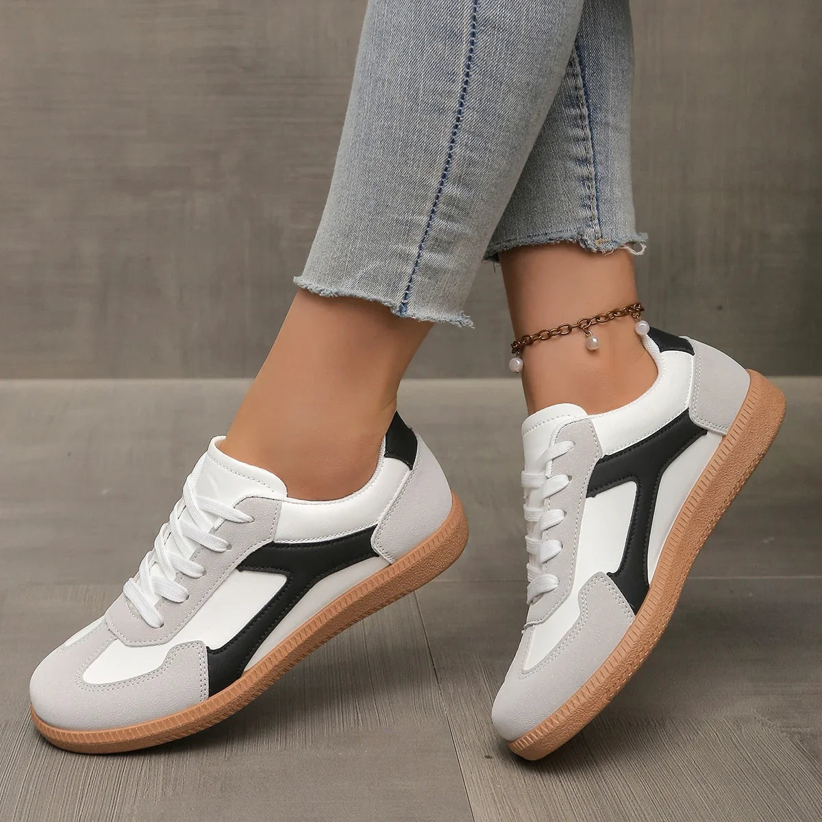Women's Comfort Leather Sneakers – Cushioned Insole, Contrasting Gum Outsole