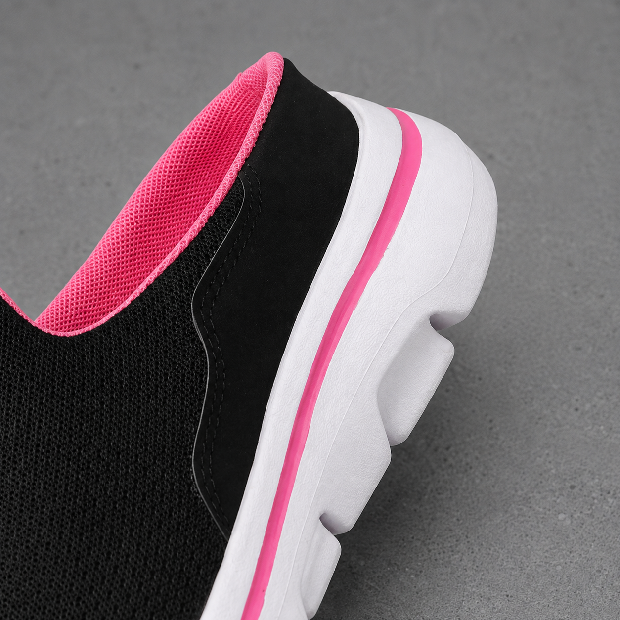 Men's Indoor Slippers Breathable Thick Sole Slip-On Shoes