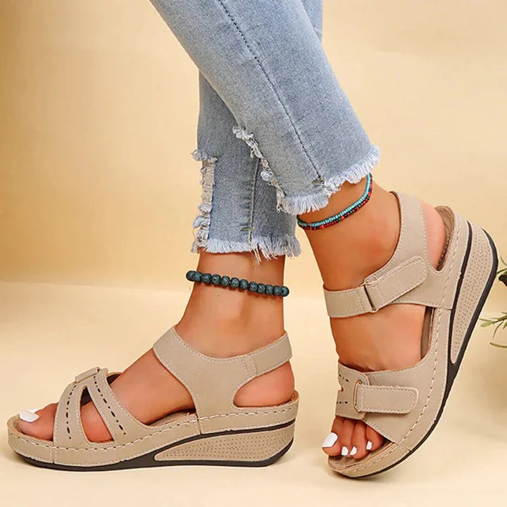 Sandalias de mujer sin cordones de cuero PU con soporte para el arco y cuña
