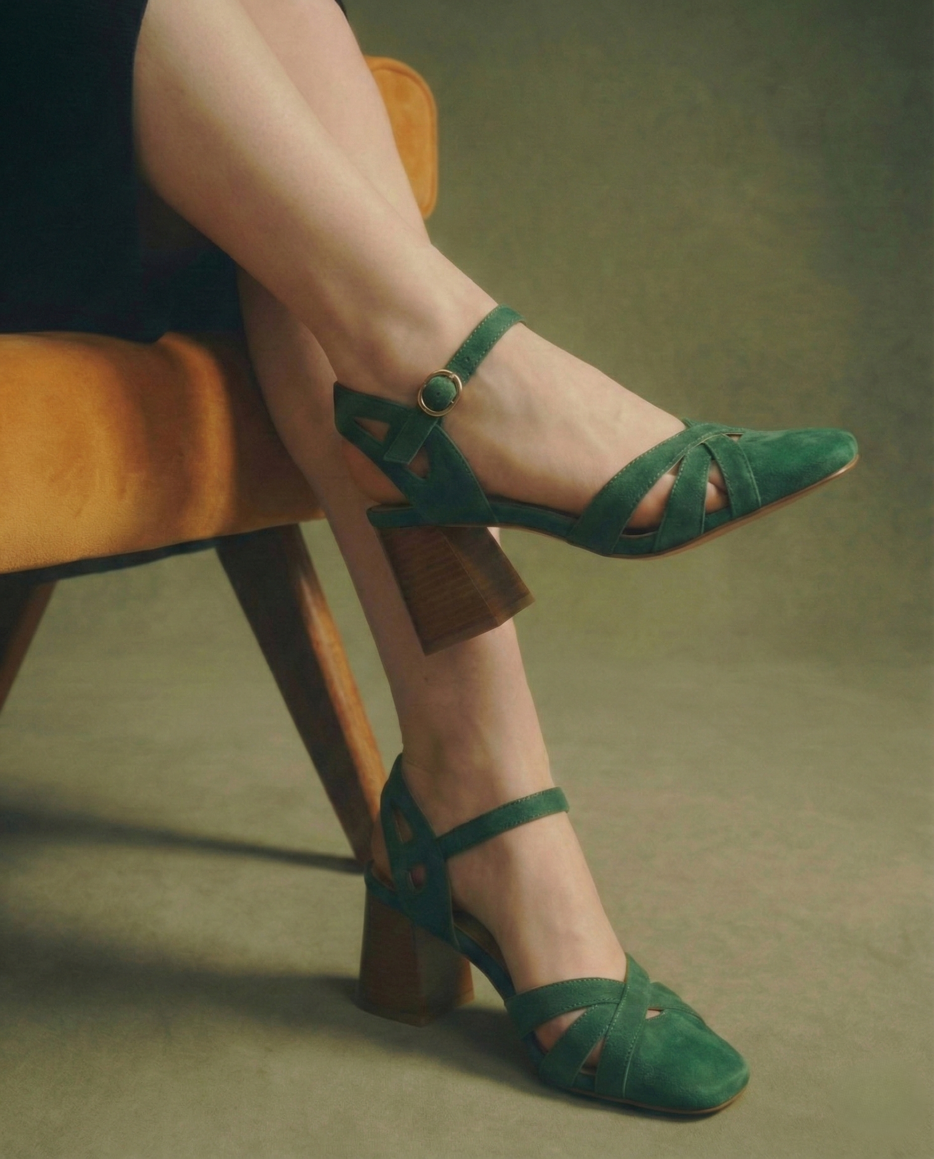 Sandales à talons en daim de mouton pour femmes, bout carré, bride cheville, talon bloc rétro épais