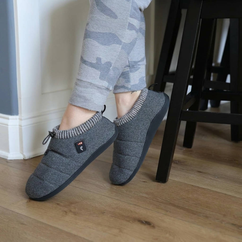 Unisex Heated Rechargeable Slippers – 3 Temperature Levels, Zipper Battery Pocket