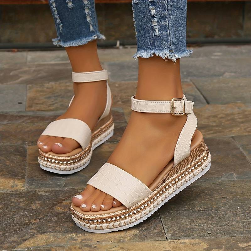 Sandales compensées pour femmes avec bride à la cheville, bout ouvert, semelle texturée, chaussures