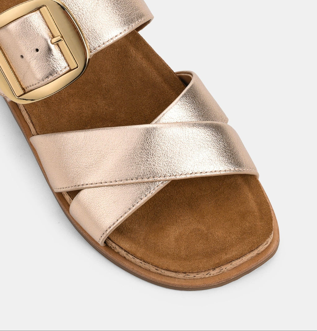 Sandalias para mujer con tiras cruzadas y hebilla