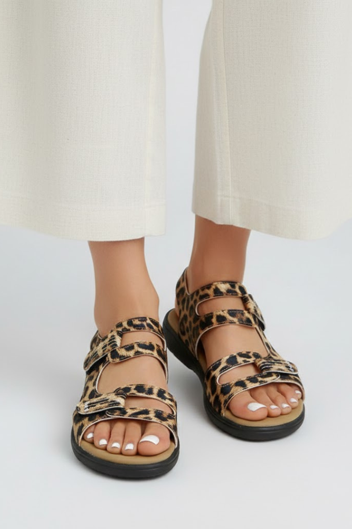 Sandales à talon pour femmes avec multiples brides, boucle à la cheville et talon bloc