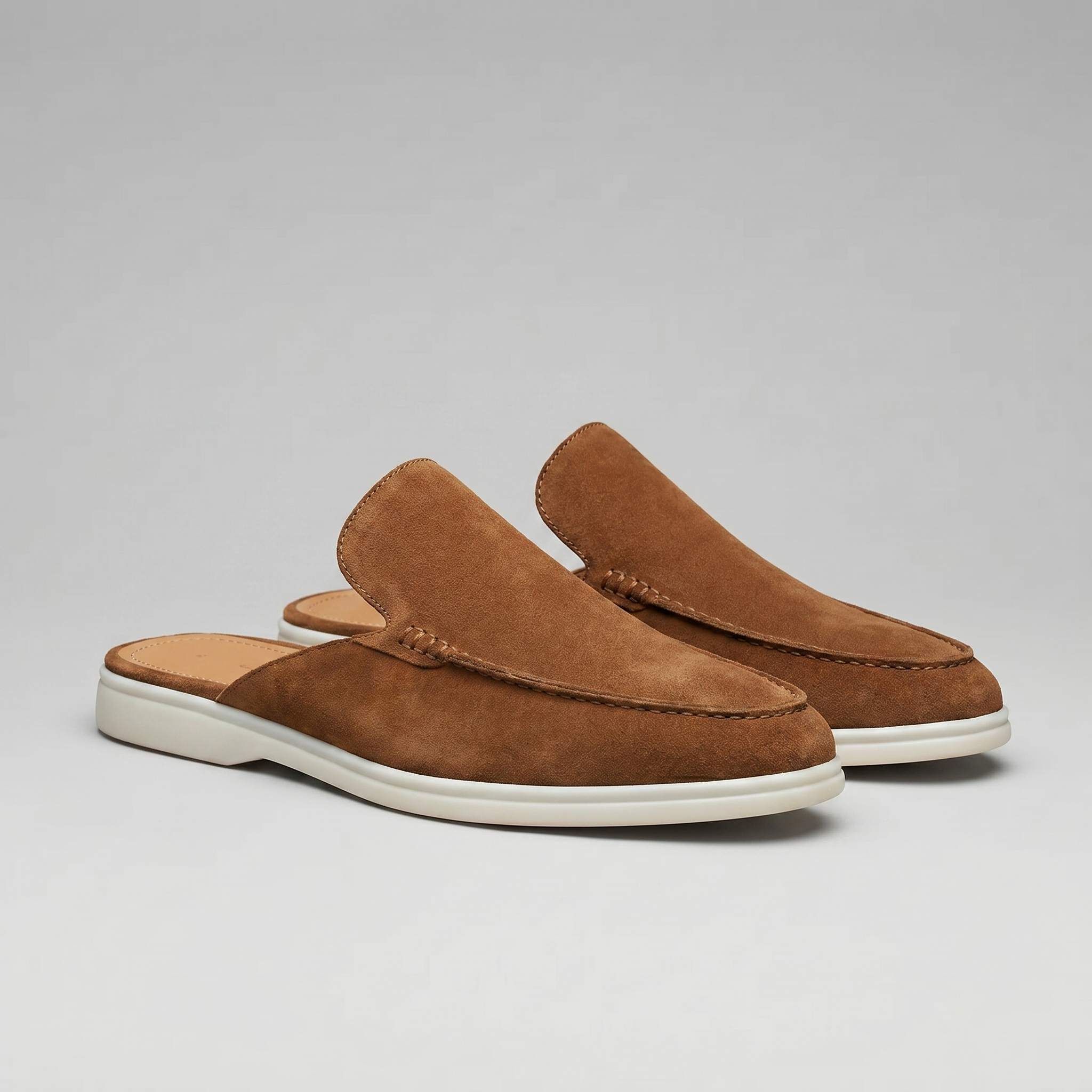 Mocasines para hombre tipo mule de ante sin talón y sin cordones