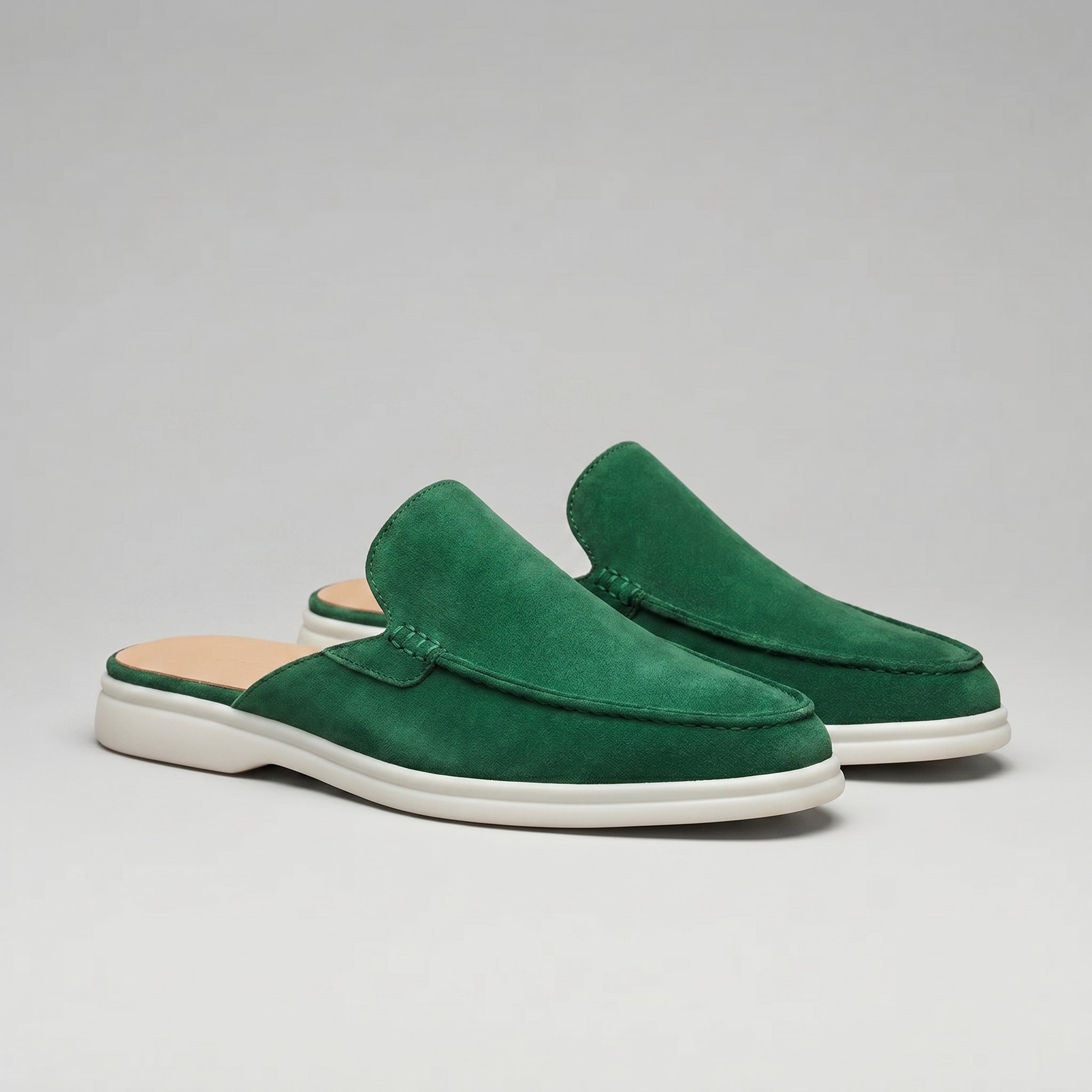 Mocasines para hombre tipo mule de ante sin talón y sin cordones