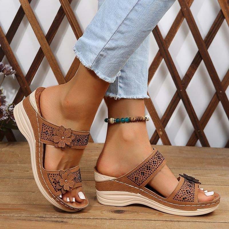 Papuci cu toc înclinat pentru femei, cu model floral, din piele PU, sandale retro romane cu platformă, slip-on