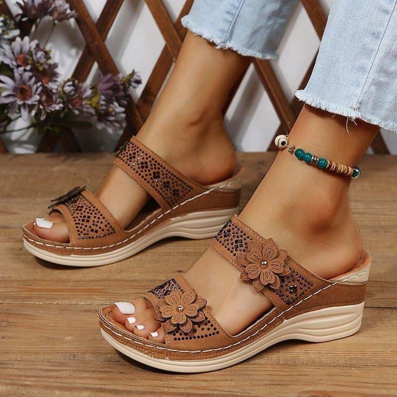 Papuci cu toc înclinat pentru femei, cu model floral, din piele PU, sandale retro romane cu platformă, slip-on
