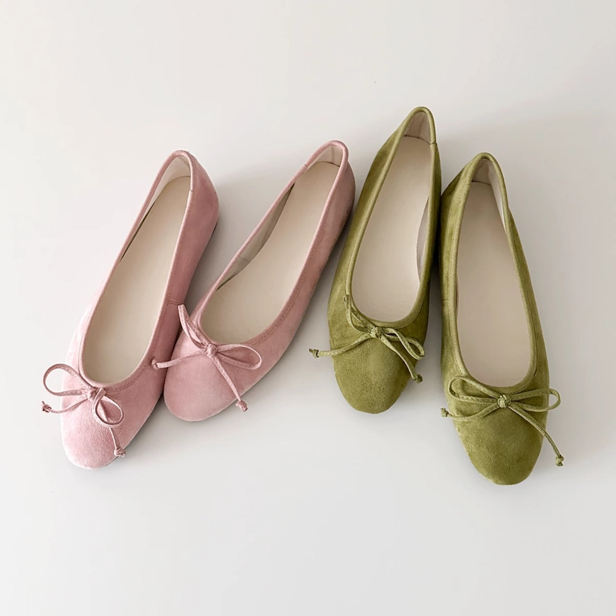 Ballerine da donna in camoscio con fiocco e plantare comfort
