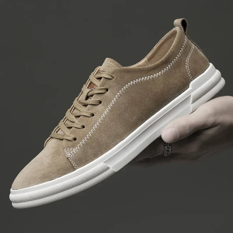 Herrsneakers i äkta läder för komfort – vadderad innersula, slitstark yttersula