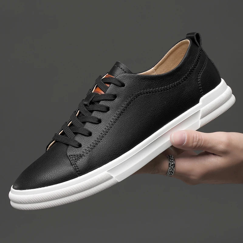 Herrsneakers i äkta läder för komfort – vadderad innersula, slitstark yttersula