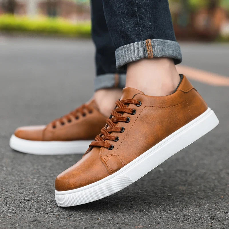Zapatillas cómodas para hombre de cuero genuino – Plantilla acolchada, suela exterior gruesa de goma