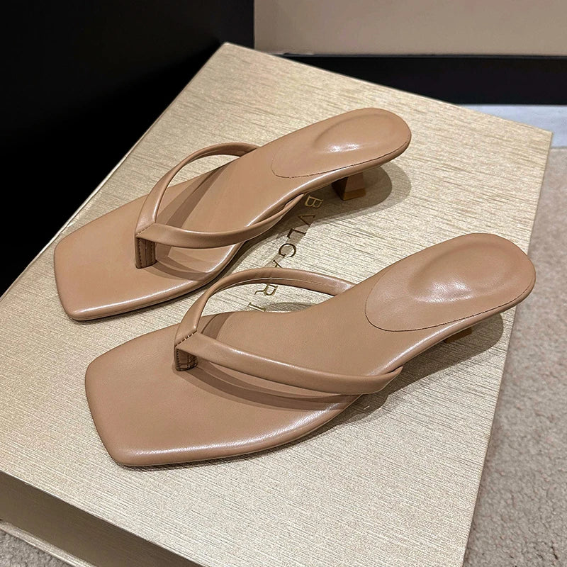 Mules pour femmes à talon carré et bout ouvert avec bride clip