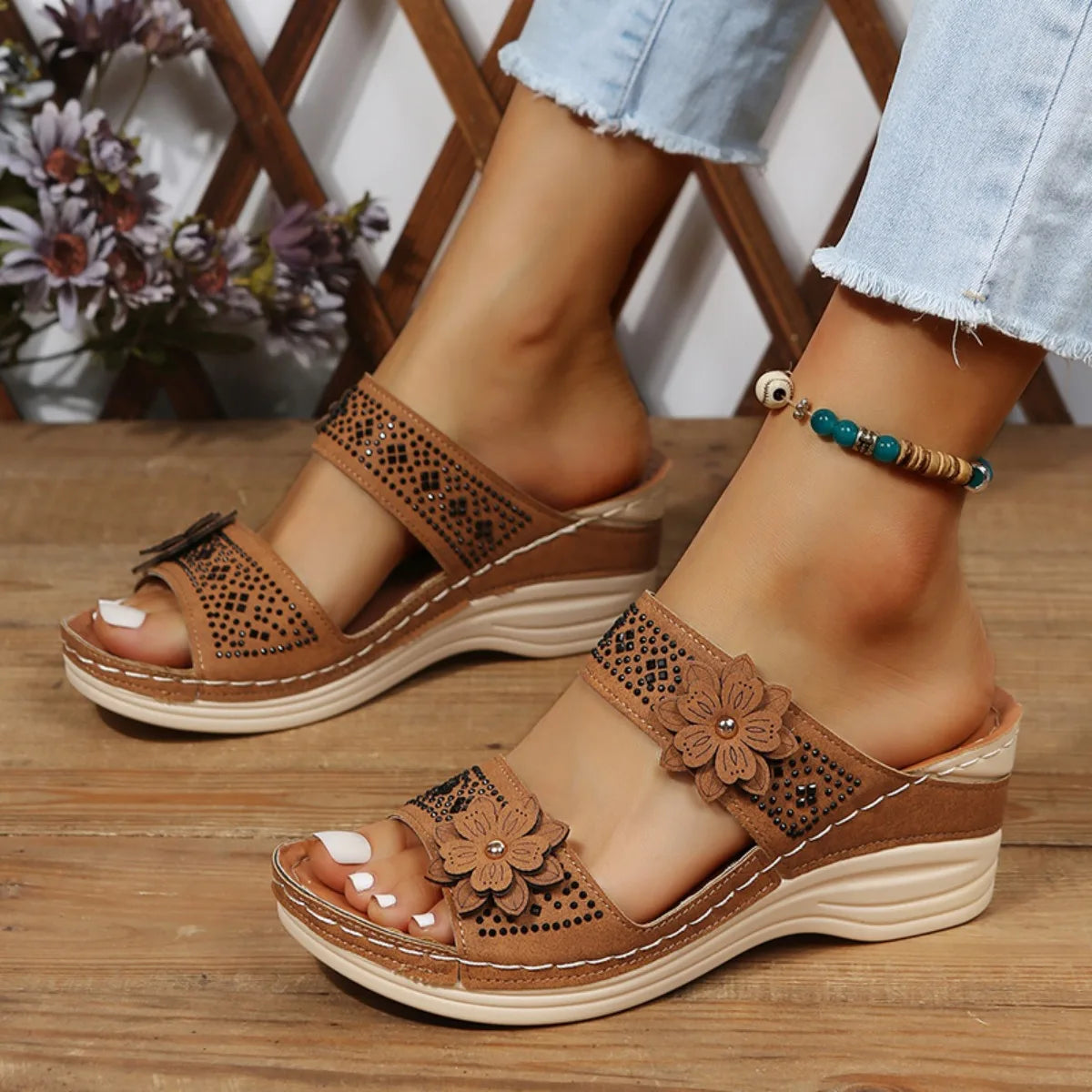 Ortopædiske sandaler til kvinder med slip-on kilehæl