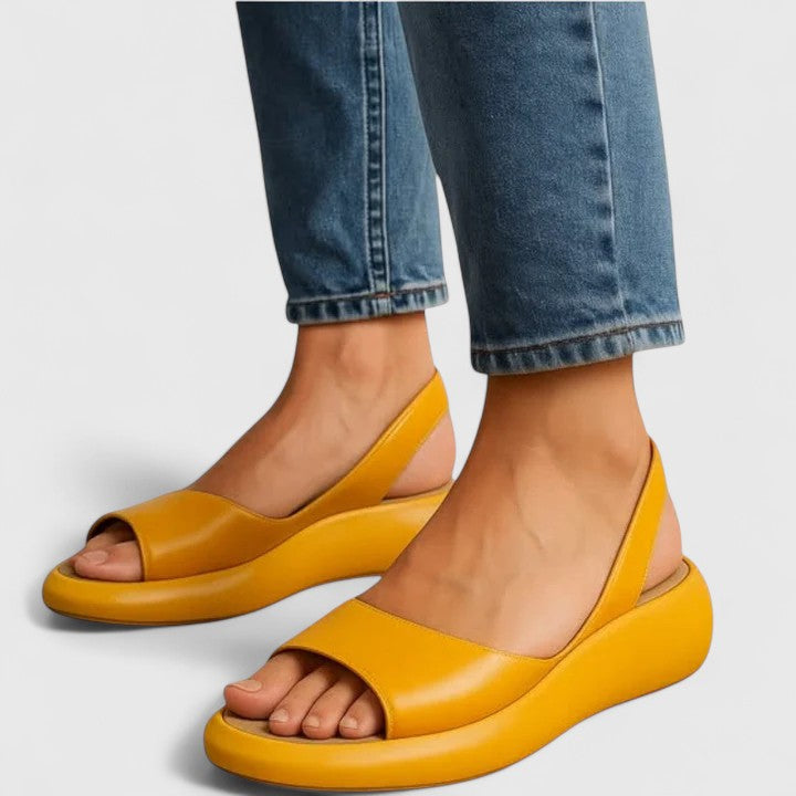 Sandali ortopedici con zeppa per donna con soletta imbottita e cinturino elastico posteriore