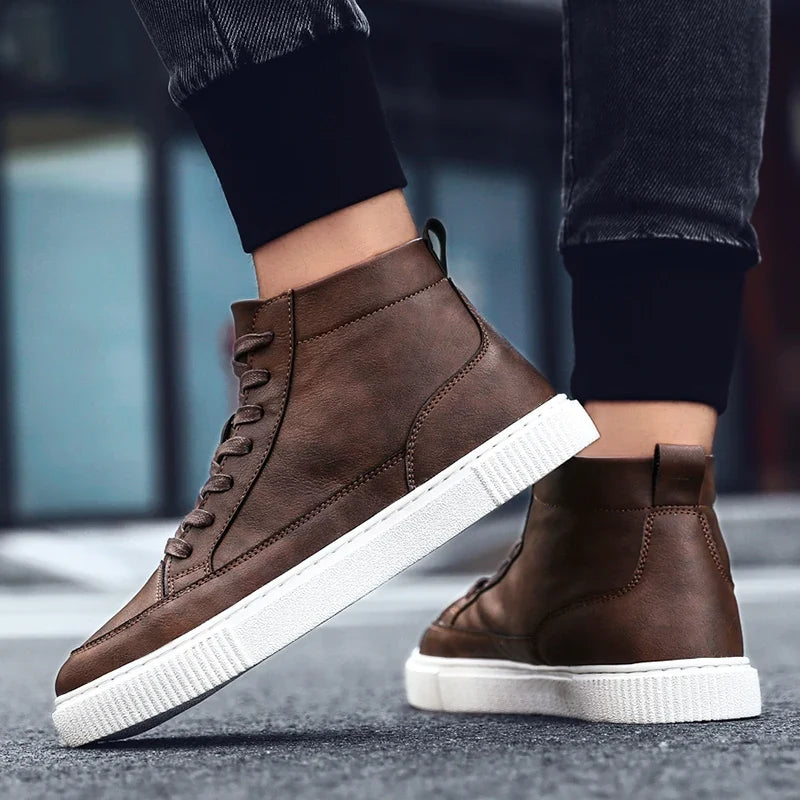 Herrsneakers i läder med högt skaft och hög komfort – vadderad innersula, yttersula i gummi