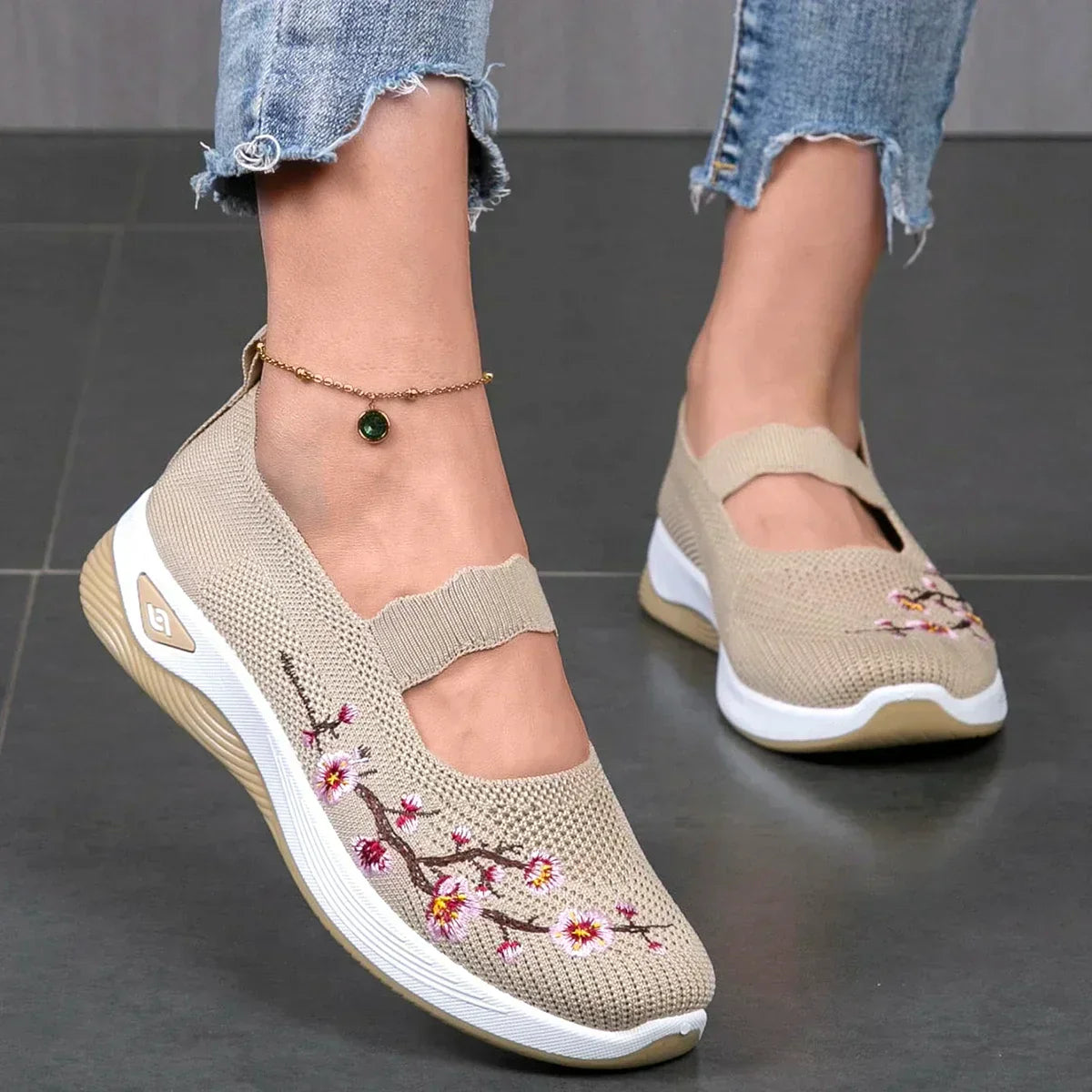 Scarpe ortopediche da passeggio con ricamo floreale