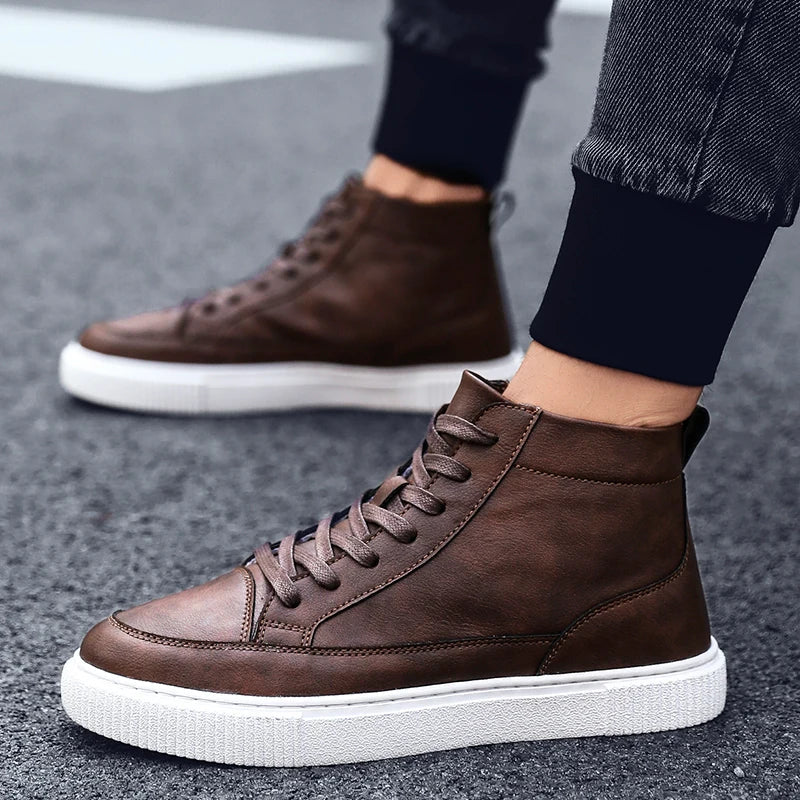 Herrsneakers i läder med högt skaft och hög komfort – vadderad innersula, yttersula i gummi