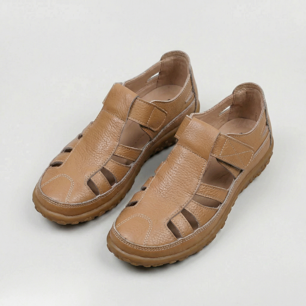 Sandales fermées pour femmes avec détails découpés et semelle confortable pour la marche