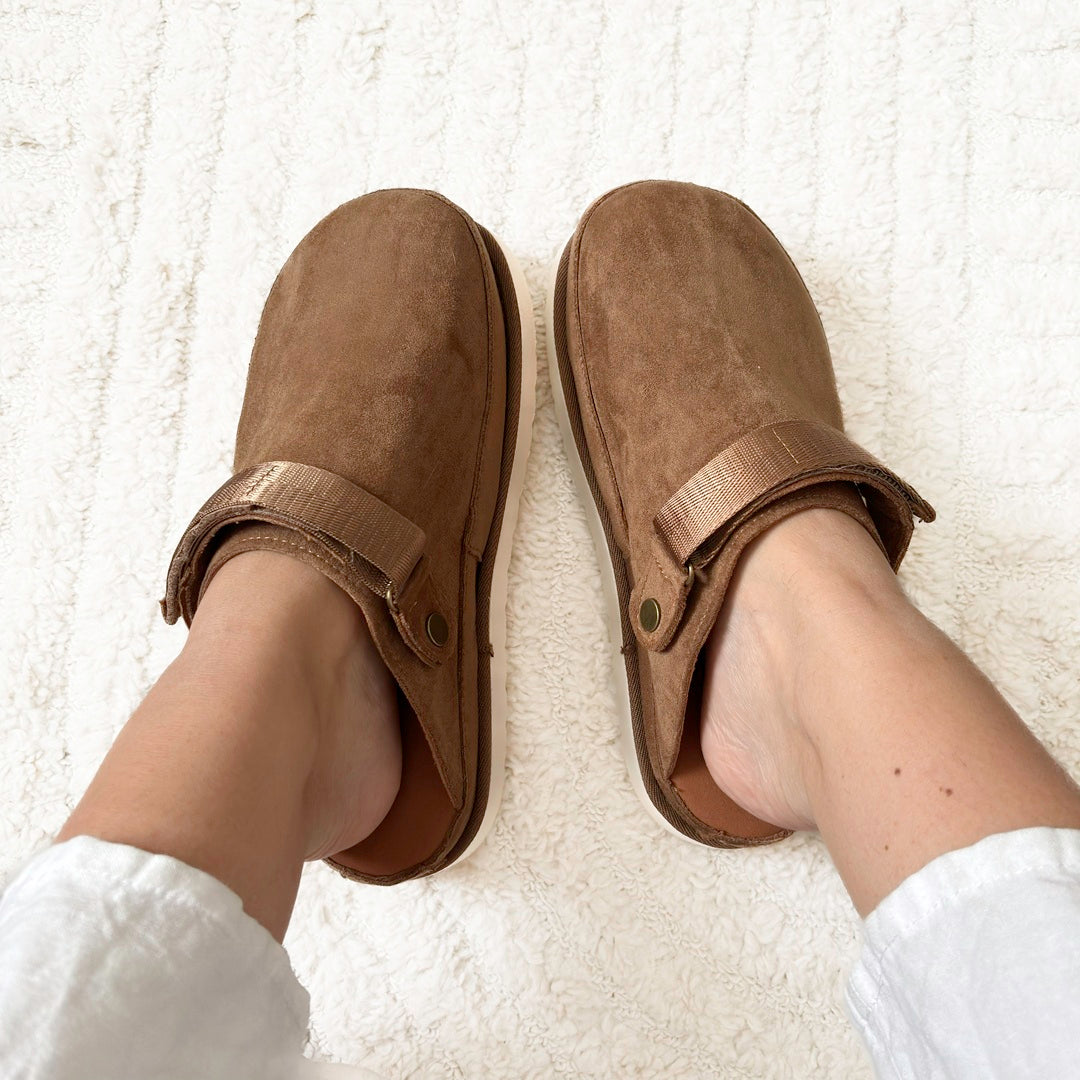 Mules compensées en daim pour femmes avec semelle épaisse ergonomique et doublure en cachemire