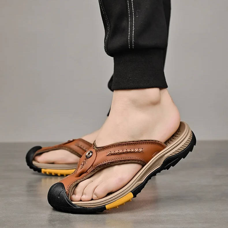 Sandales pour hommes à bout fermé, tongs en cuir résistantes à l'eau, semelle en caoutchouc antidérapante