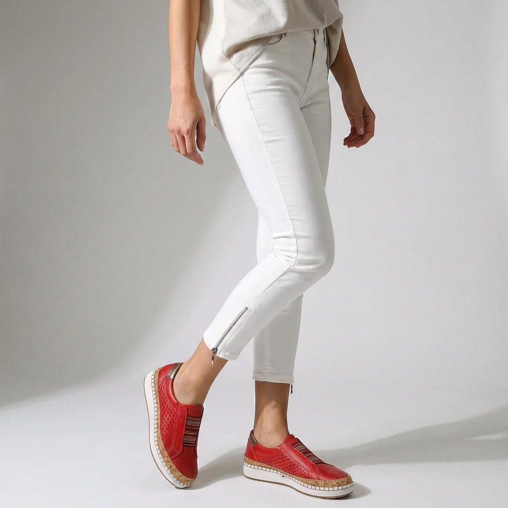 Mocassini ortopedici slip-on con plateau e tomaia in camoscio di supporto