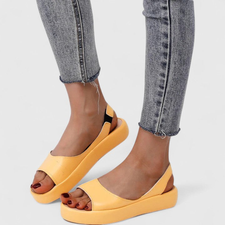 Sandali ortopedici con zeppa per donna con soletta imbottita e cinturino elastico posteriore
