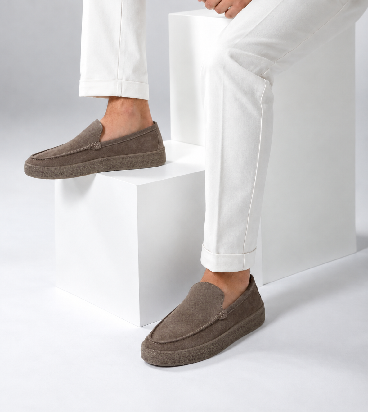 Mocasines cómodos de gamuza para hombre – Suela con soporte acolchado y diseño fácil de poner y quitar