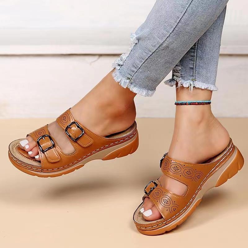 Sandalias ortopédicas para mujer con tiras perforadas, punta abierta y hebillas