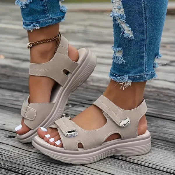 Ortopædisk sandal med sikker pasform og stropper