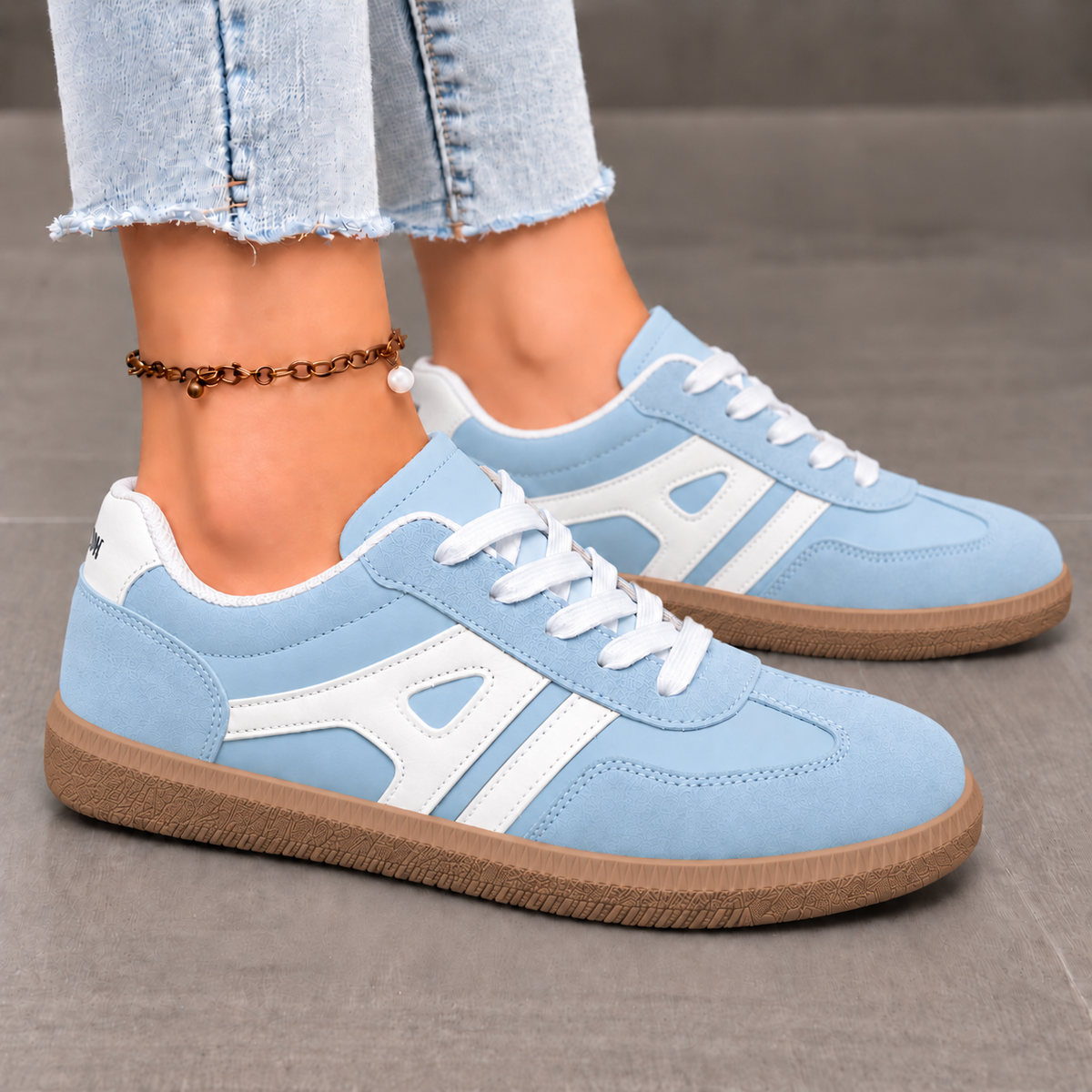 Dames ortopædiske sneakers med snørebånd og paneldesign til gåture