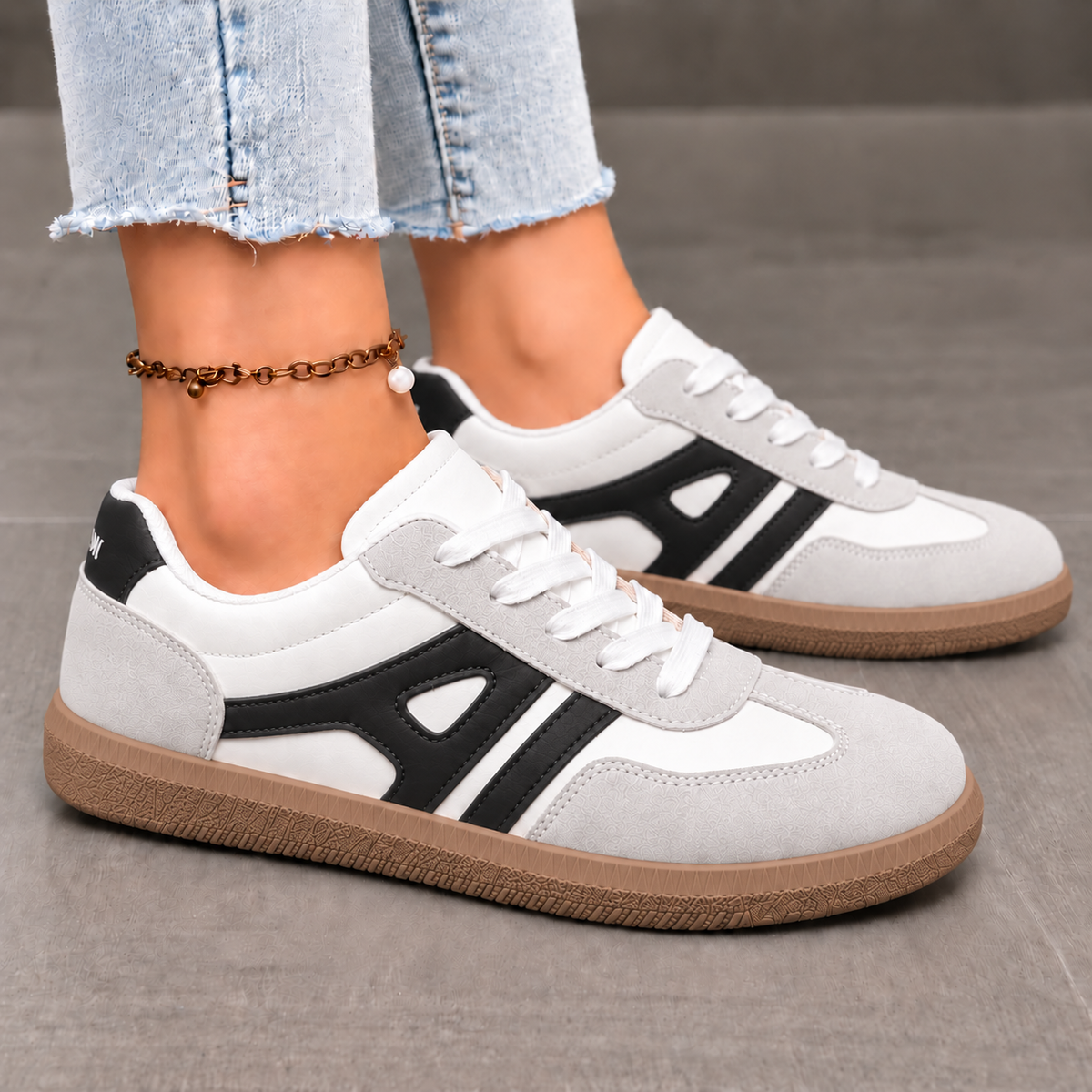 Dames ortopædiske sneakers med snørebånd og paneldesign til gåture